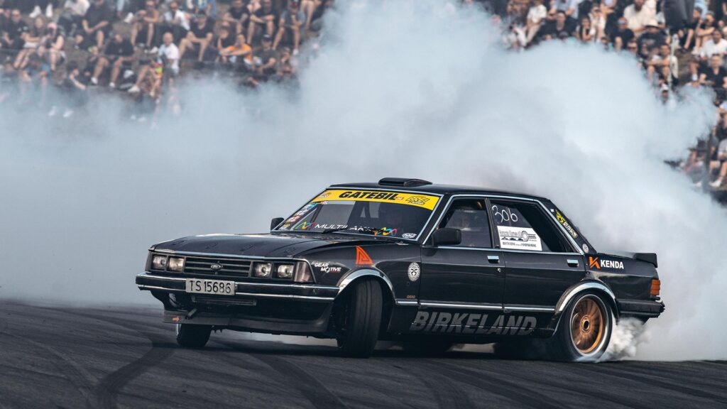 Bilen-på-driftingbanen-med-Stian-Lilleskog