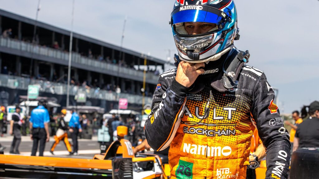 Dennis-Hauge-på-racerbanen