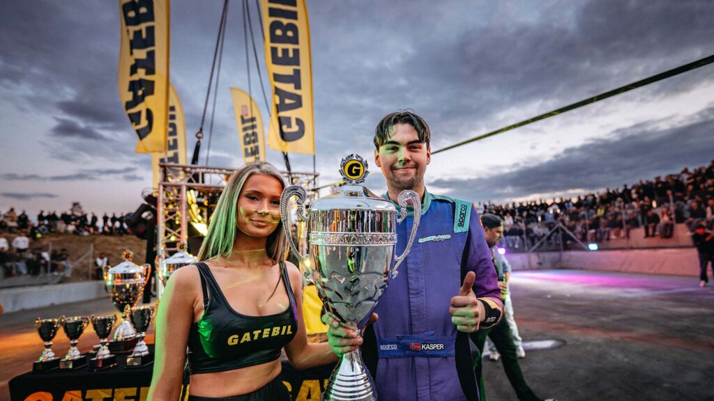 Kasper-Eidsmo-Sand-på-premieutdeling
