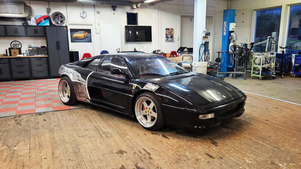 Oppussing-av-Ferrari-i-garasjen